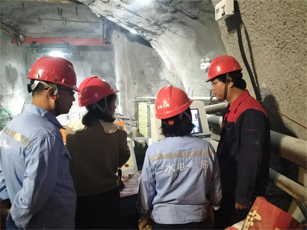直擊安裝現場｜泰斯特精工精匠，筑起水電系統生產安全堡壘！